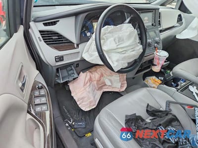 Zdjęcie 8 z 13 samochodu: 2020 TOYOTA SIENNA XLE 7-PASSENGER VIN:5TDDZ3DC4LS238531 - miniatura