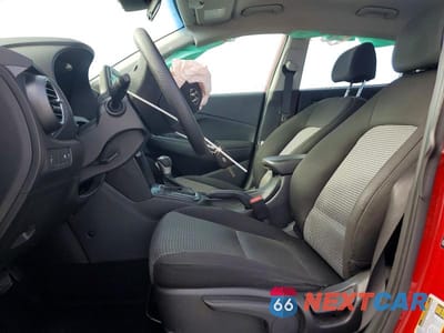 Zdjęcie 7 z 13 samochodu: 2021 HYUNDAI KONA SE VIN:KM8K12AA6MU707123 - miniatura