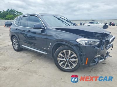 Czwarte zdjęcie samochodu z boku: 2018 BMW X3 XDRIVE30I VIN:5UXTR9C52JLC79550 - miniatura