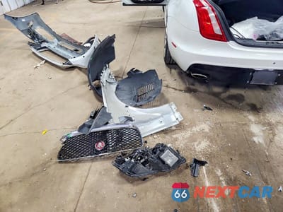 Zdjęcie 12 z 13 samochodu: 2017 JAGUAR XJ VIN:SAJWJ1CD6H8W03934 - miniatura