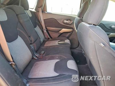 Zdjęcie 10 z 12 samochodu: 2018 JEEP CHEROKEE LATITUDE VIN:1C4PJLCB7JD595689 - miniatura