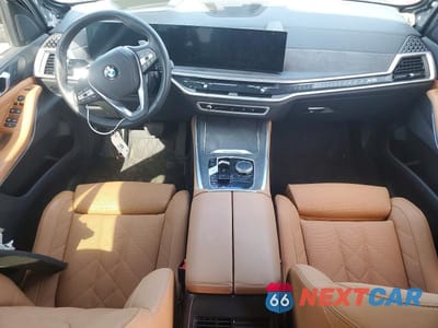Zdjęcie 8 z 13 samochodu: 2025 BMW X5 XDRIVE40I VIN:5UX23EU0XS9Z29410 - miniatura