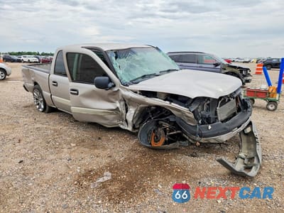 Czwarte zdjęcie samochodu z boku: 2005 CHEVROLET SILVERADO C1500 VIN:2GCEC13T151332694 - miniatura