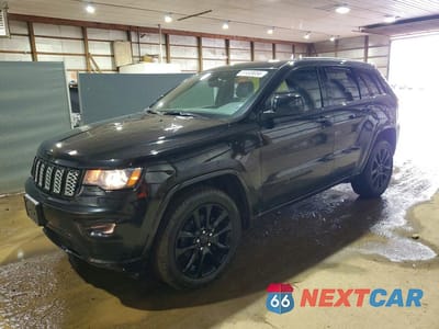 2018 JEEP GRAND CHEROKEE LAREDO 1C4RJFAGXJC420741 - główne zdjęcie licytacji z USA - miniatura