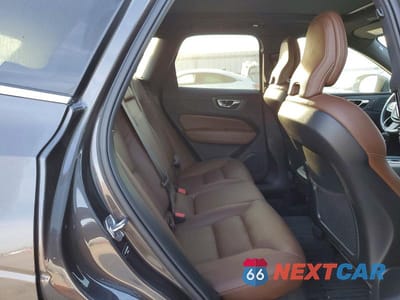 Zdjęcie 11 z 13 samochodu: 2022 VOLVO XC60 B5 MOMENTUM VIN:YV4L12RK3N1965461 - miniatura