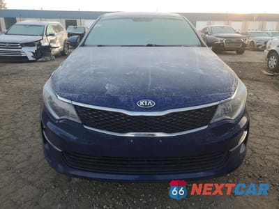 Piąte zdjęcie samochodu w środku: 2018 KIA OPTIMA LX VIN:5XXGT4L31JG223618 - miniatura