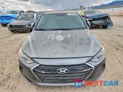 Piąte zdjęcie samochodu w środku: 2017 HYUNDAI ELANTRA SE VIN:KMHD74LF9HU087983 - miniatura