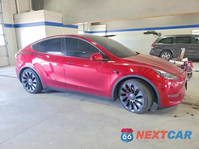 Czwarte zdjęcie samochodu z boku: 2024 TESLA MODEL Y VIN:7SAYGDEF8RA279313 - miniatura