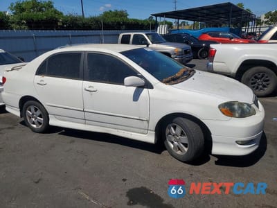 Czwarte zdjęcie samochodu z boku: 2007 TOYOTA COROLLA S VIN:1NXBR32E97Z811268 - miniatura