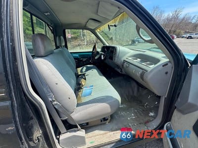 Piąte zdjęcie samochodu w środku: 2005 GMC SIERRA VIN:1GTEK14HX52508769 - miniatura