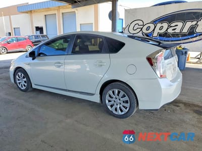 Drugie zdjęcie samochodu z przodu: 2012 TOYOTA PRIUS FOUR VIN:JTDKN3DU8C1534337 - miniatura