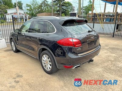 Trzecie zdjęcie samochodu z tyłu: 2013 PORSCHE CAYENNE VIN:WP1AF2A25DLA33125 - miniatura