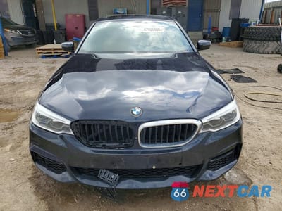 Piąte zdjęcie samochodu w środku: 2019 BMW 530E VIN:WBAJA9C55KB392930 - miniatura