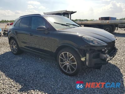 Czwarte zdjęcie samochodu z boku: 2019 PORSCHE CAYENNE S VIN:WP1AB2AYXKDA63339 - miniatura