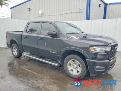 Czwarte zdjęcie samochodu z boku: 2025 RAM 1500 BIG HORN VIN:1C6SRFFP5SN510864 - miniatura