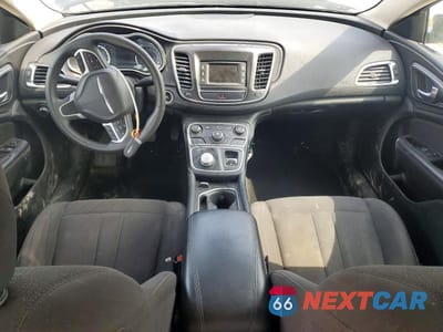 Zdjęcie 8 z 12 samochodu: 2015 CHRYSLER 200 LIMITED VIN:1C3CCCAB0FN739309 - miniatura