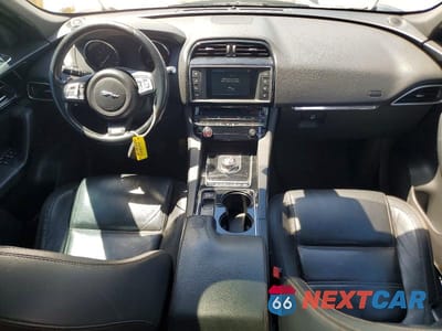 Zdjęcie 8 z 13 samochodu: 2017 JAGUAR E-PACE P250 AWD VIN:SADCK2BVXHA088769 - miniatura