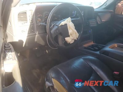 Zdjęcie 8 z 11 samochodu: 2004 CHEVROLET SILVERADO K3500 VIN:1GCHK33204F201752 - miniatura