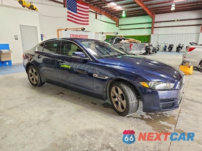 Czwarte zdjęcie samochodu z boku: 2017 JAGUAR XE VIN:SAJAR4BG9HA972795 - miniatura