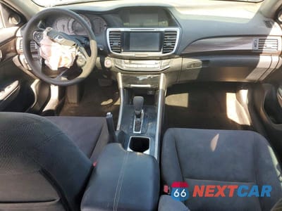 Zdjęcie 8 z 12 samochodu: 2017 HONDA ACCORD EX VIN:1HGCR2F79HA104304 - miniatura
