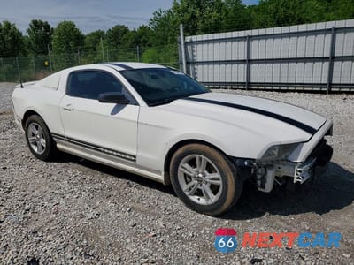 Czwarte zdjęcie samochodu z boku: 2013 FORD MUSTANG VIN:1ZVBP8AMXD5266913 - miniatura