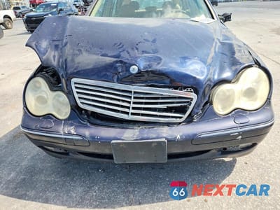 Zdjęcie 11 z 12 samochodu: 2004 MERCEDES-BENZ C 240 SPORTWAGON 4MATIC VIN:WDBRH81J54F452372 - miniatura