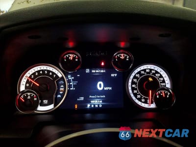Zdjęcie 9 z 12 samochodu: 2018 RAM 1500 SLT VIN:1C6RR7GG6JS310532 - miniatura