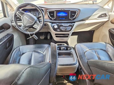 Zdjęcie 8 z 13 samochodu: 2017 CHRYSLER PACIFICA TOURING L VIN:2C4RC1BG3HR598102 - miniatura