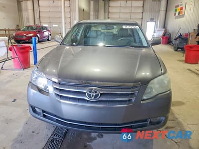 Piąte zdjęcie samochodu w środku: 2005 TOYOTA AVALON XLS VIN:4T1BK36B05U030026 - miniatura