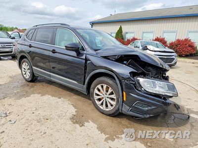 Czwarte zdjęcie samochodu z boku: 2018 VOLKSWAGEN TIGUAN SE VIN:3VV3B7AX0JM064034 - miniatura