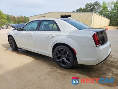 Drugie zdjęcie samochodu z przodu: 2023 CHRYSLER 300 S VIN:2C3CCABG2PH537712 - miniatura