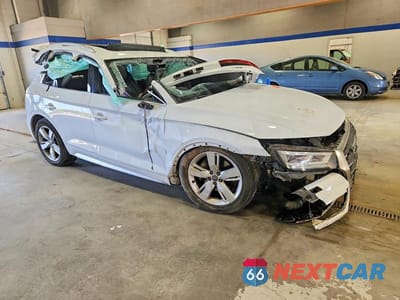 Czwarte zdjęcie samochodu z boku: 2018 AUDI Q5 PREMIUM PLUS VIN:WA1BNAFY5J2011105 - miniatura