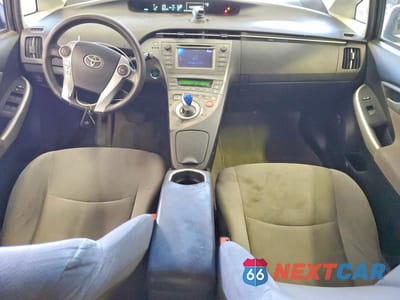 Zdjęcie 8 z 13 samochodu: 2014 TOYOTA PRIUS ONE VIN:JTDKN3DUXE1781555 - miniatura
