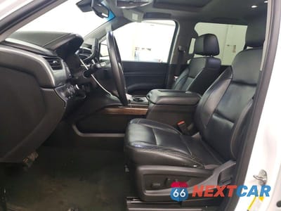 Zdjęcie 7 z 14 samochodu: 2018 CHEVROLET SUBURBAN K1500 LT VIN:1GNSKHKC1JR370015 - miniatura