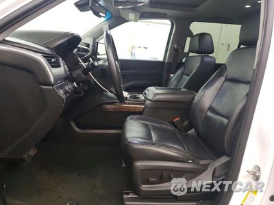 Zdjęcie 7 z 14 samochodu: 2018 CHEVROLET SUBURBAN K1500 LT VIN:1GNSKHKC1JR370015 - miniatura