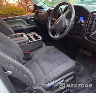 Piąte zdjęcie samochodu w środku: 2018 CHEVROLET SILVERADO WORK TRUCK VIN:1GCRCNEH6J2272690 - miniatura