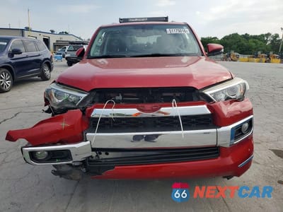Piąte zdjęcie samochodu w środku: 2018 TOYOTA 4RUNNER LIMITED VIN:JTEBU5JR2J5589088 - miniatura