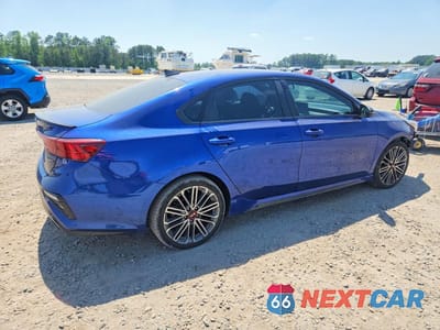 Trzecie zdjęcie samochodu z tyłu: 2021 KIA FORTE GT VIN:3KPF44AC3ME370435 - miniatura