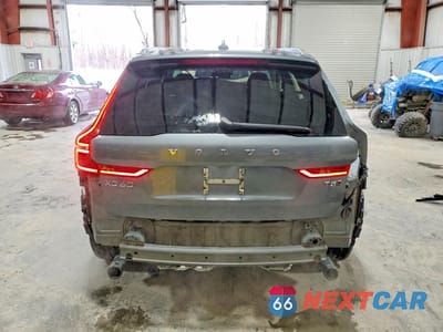 Zdjęcie 6 z 12 samochodu: 2018 VOLVO XC60 T5 VIN:LYV102RK8JB122453 - miniatura