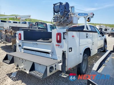 Trzecie zdjęcie samochodu z tyłu: 2025 GMC SIERRA C3500 UTILITY / SERVICE TRUCK VIN:1GD4HPEY8SF306926 - miniatura