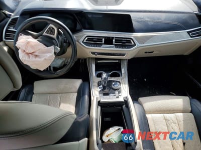 Zdjęcie 8 z 12 samochodu: 2022 BMW X7 XDRIVE40I VIN:5UXCW2C05N9L10679 - miniatura