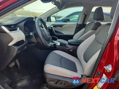 Zdjęcie 7 z 12 samochodu: 2021 TOYOTA RAV4 XLE VIN:2T3W1RFV9MW181163 - miniatura