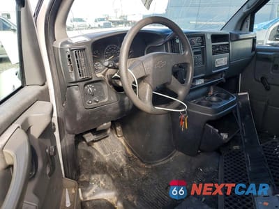 Zdjęcie 8 z 12 samochodu: 2004 CHEV EXPRESS G3500 VIN:1GBHG31U241212274 - miniatura