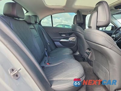 Zdjęcie 10 z 13 samochodu: 2024 MERCEDES-BENZ E 350 4MATIC VIN:W1KLF4HB3RA061428 - miniatura