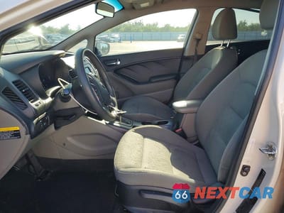 Zdjęcie 7 z 12 samochodu: 2015 KIA FORTE LX VIN:KNAFK4A61F5333833 - miniatura
