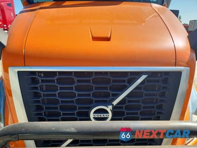 Zdjęcie 7 z 10 samochodu: 2021 VOLVO VNR SEMI TRUCK VIN:4V4WC9EH8MN279697 - miniatura