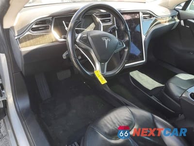 Zdjęcie 8 z 12 samochodu: 2013 TESLA MODEL S VIN:5YJSA1CN7DFP05789 - miniatura