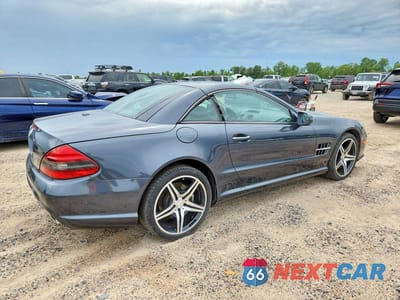Trzecie zdjęcie samochodu z tyłu: 2011 MERCEDES-BENZ SL 550 VIN:WDBSK7BA8BF164435 - miniatura