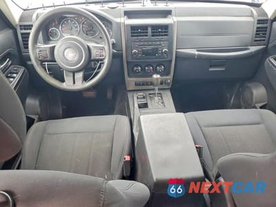 Zdjęcie 8 z 13 samochodu: 2012 JEEP LIBERTY SPORT VIN:1C4PJMAK9CW186996 - miniatura