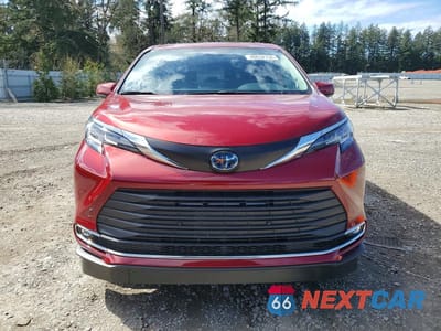 Piąte zdjęcie samochodu w środku: 2023 TOYOTA SIENNA XLE 7-PASSENGER VIN:5TDJSKFC1PS092822 - miniatura